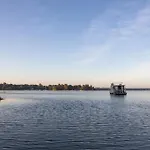 Botel Hausboot Havelrobbe