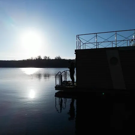 Hausboot Havelrobbe * Brandenburg (Brandenburg an der Havel)