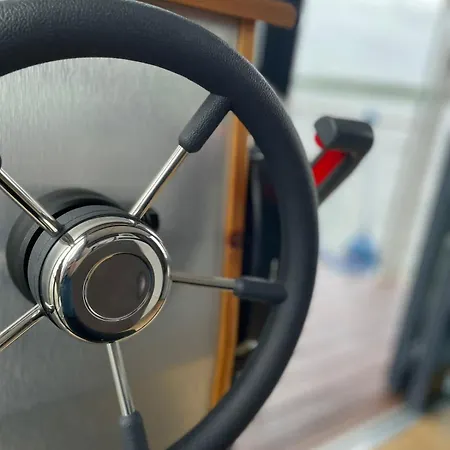 Botel Hausboot Havelrobbe Brandenburg an der Havel