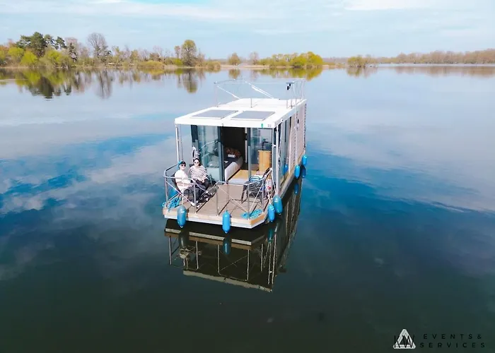 Hausboot Havelrobbe Botel *